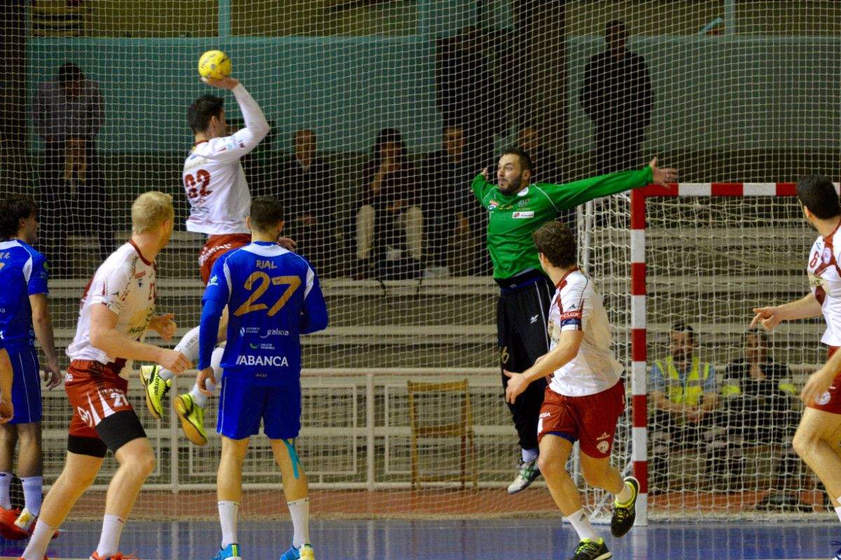 Partido entre Teucro y Naturhouse La Rioja en el Municipal
