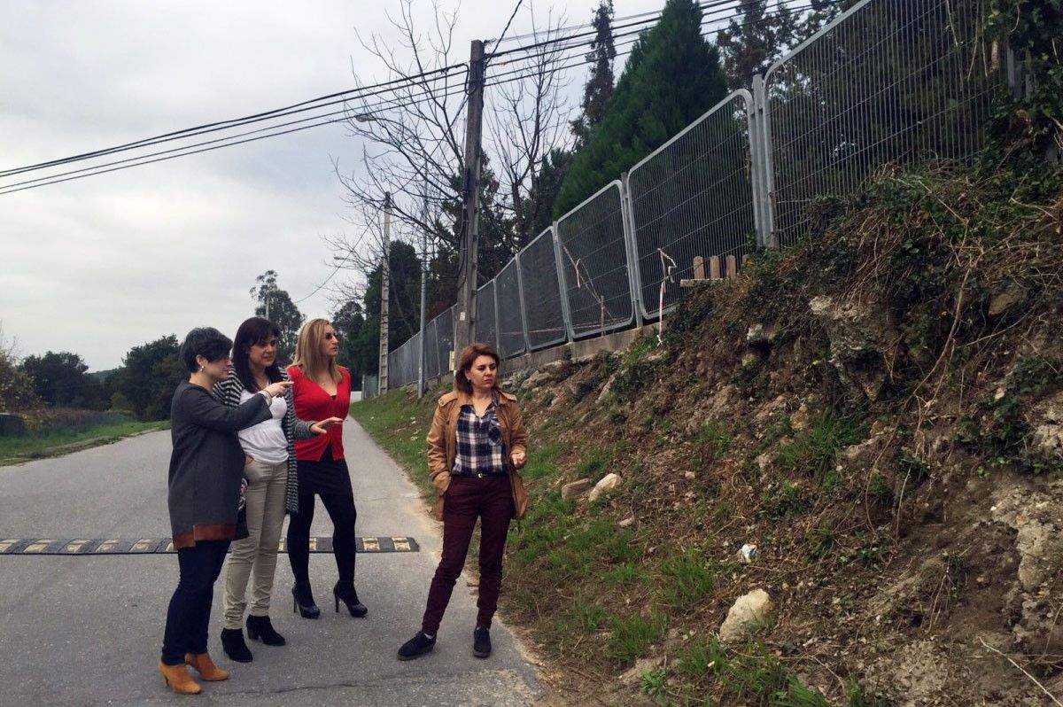 La diputada Patricia Vilán y las concejalas, Lina Garrido, Regina Sobral y Geli Torres visitan el colegio de Tenorio