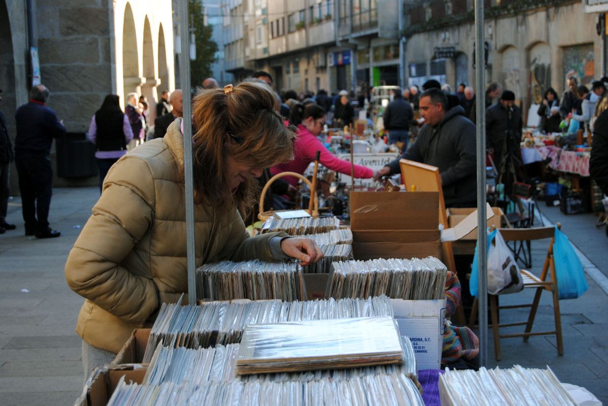 Mercadillo de antigüedades en la calle Sierra