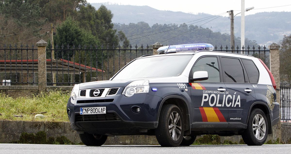 Patrulla da Policía Nacional no rural