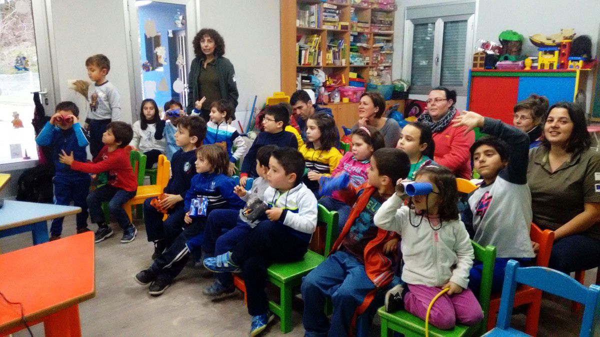 Nenos da ludoteca de Poio participan no proxecto divulgativo sobre o Parque Nacional das Illas Atlánticas