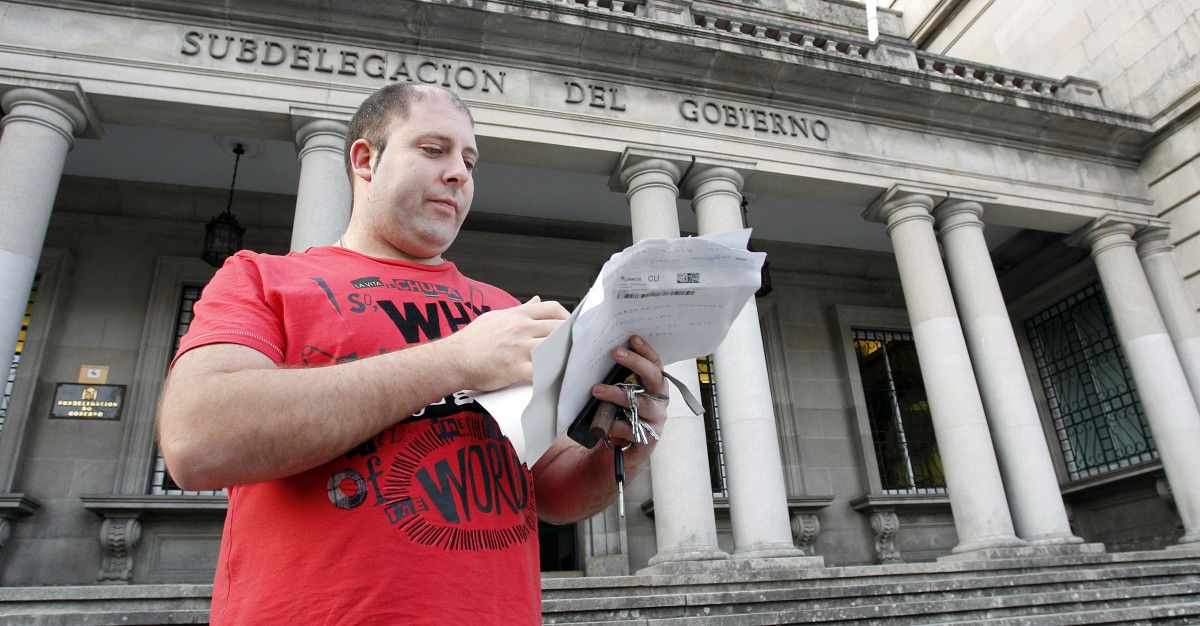 Álvaro Ibaibarriaga, hostelero multado por la Policía Local, a las puertas de la Subdelegación del Gobierno