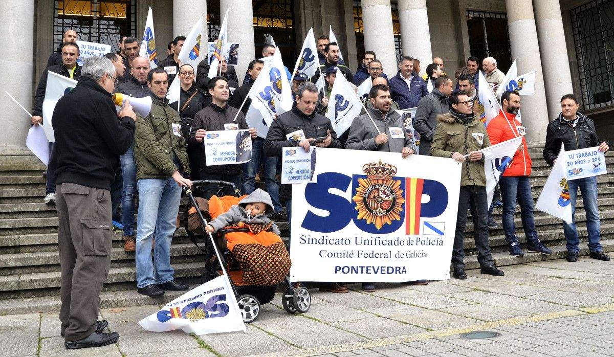 Protesta do SUP ante a Subdelegación do Goberno con motivo da campaña electoral