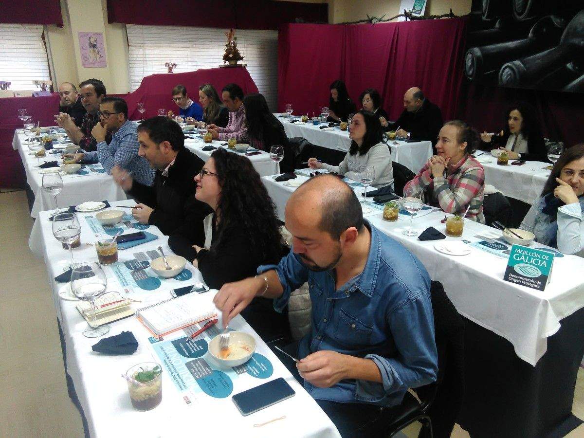 Asistentes al showcooking en el Carlos Oroza
