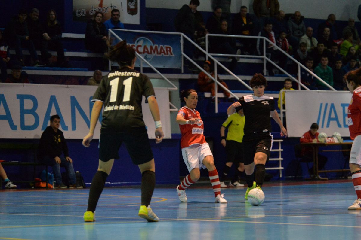 Partido entre Poio Pescamar e Móstoles FSF na Seca