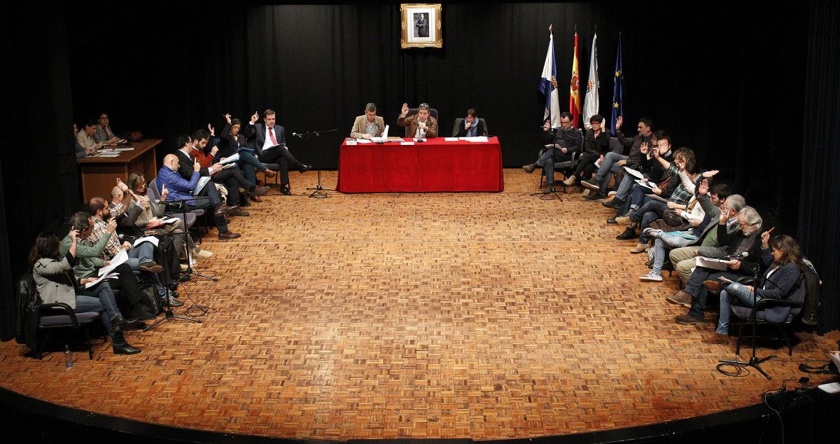 Pleno municipal en el Teatro Principal de Pontevedra