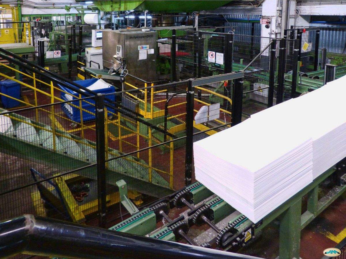 Interior da fábrica de Ence en Pontevedra