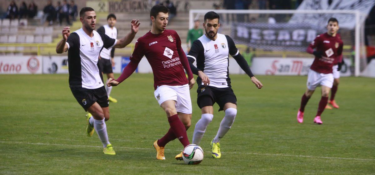 Partido entre Burgos CF y Pontevedra en El Plantío en la temporada 15/16 Partido entre Burgos CF y Pontevedra en El Plantío en la temporada 15/16
