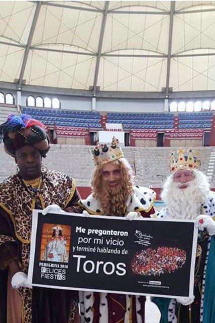 Los Reyes Magos en la plaza de toros de Pontevedra