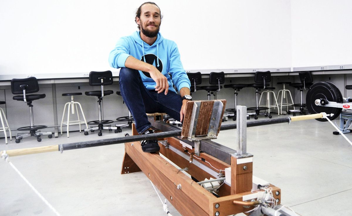 El estudiante Javier Carballo diseñó un prototipo de ergómetro 