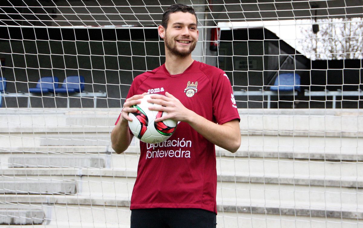 Vicent Company na súa presentación como xogador do Pontevedra