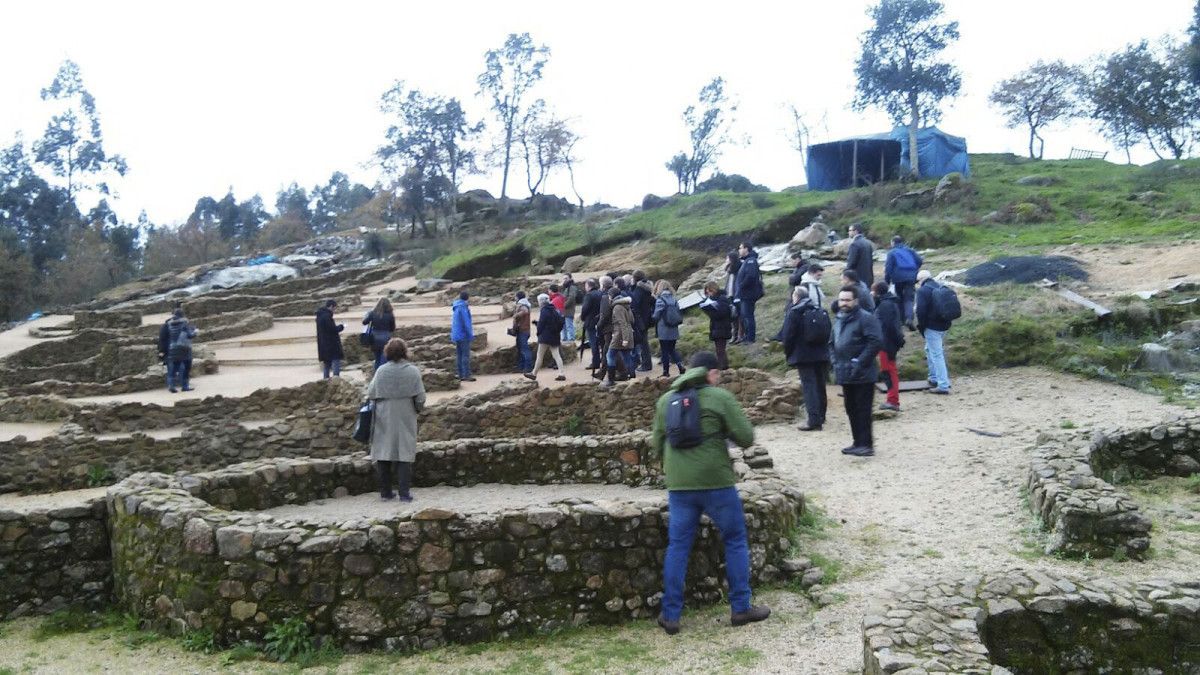 Visita a un dos xacementos castrexos da provincia