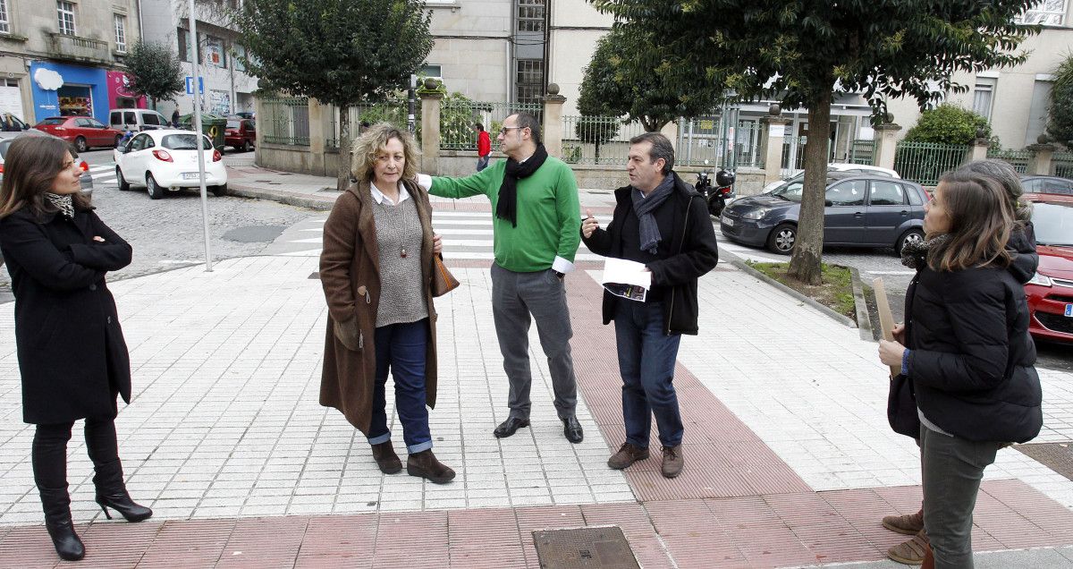 Fouces e Bará explican o proxecto de peonalización da Praza de Barcelos Fouces e Bará explican o proxecto de peonalización da Praza de Barcelos