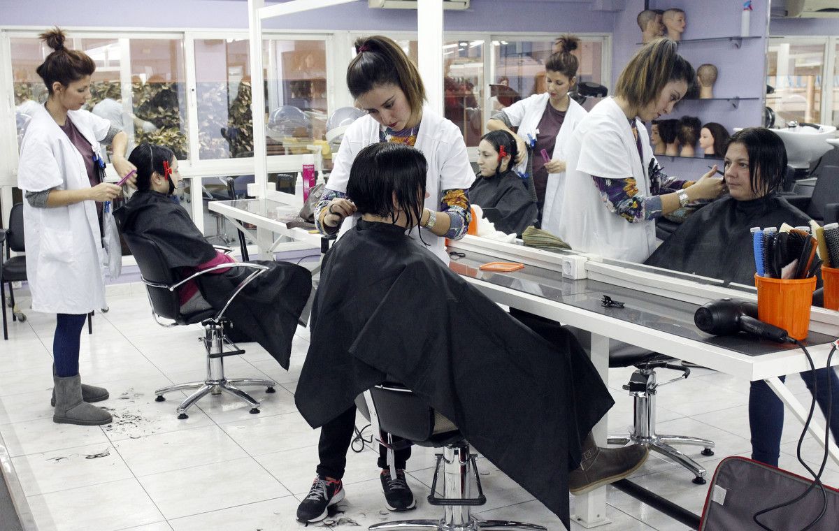 Dúas donantes da iniciativa Mechones Solidarios