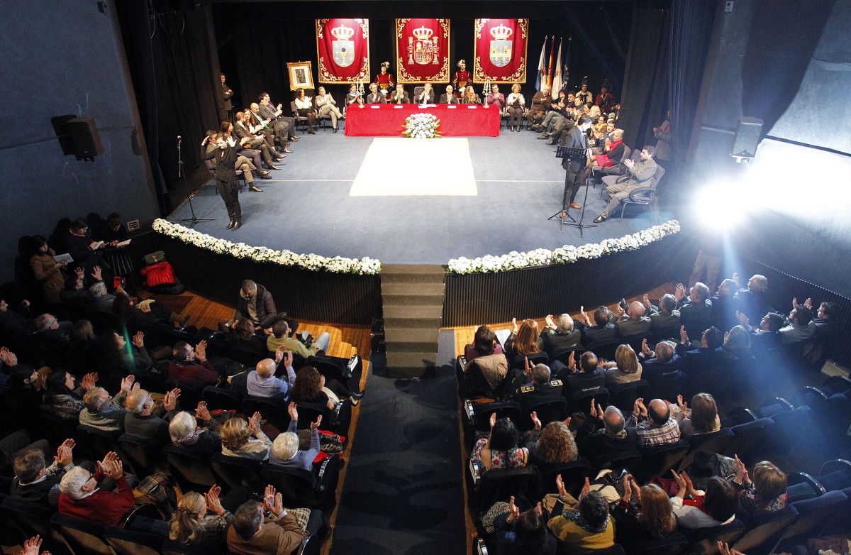 Calros Solla y el IES Luis Seoane reciben los premios Cidade de Pontevedra
