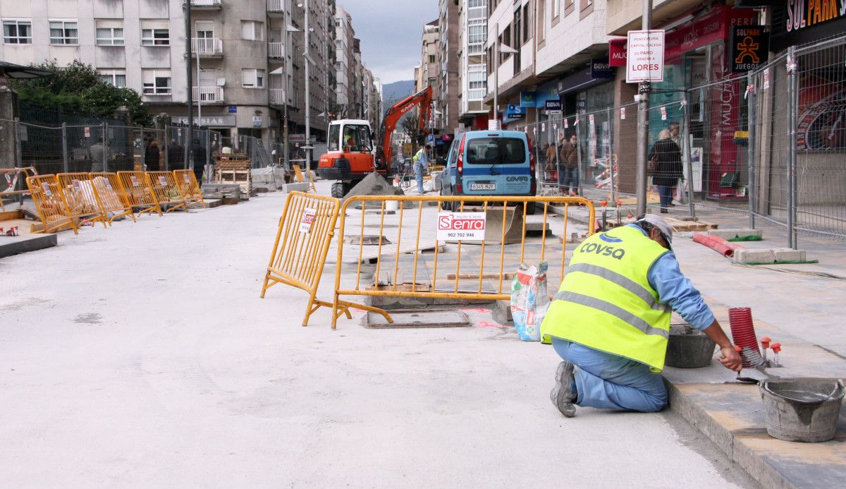 Obras en Loureiro Crespo, delante del Hospital Provincial