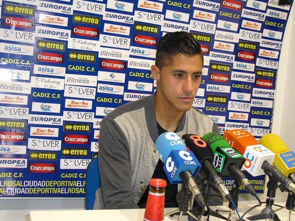 Hugo Rodríguez durante unha rolda de prensa do Cádiz