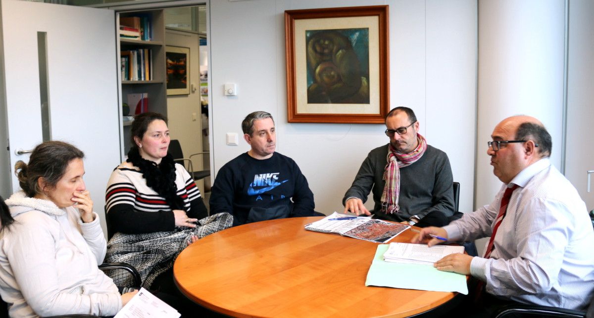 Reunión del jefe territorial de Educación con representantes del Colegio Barcelos