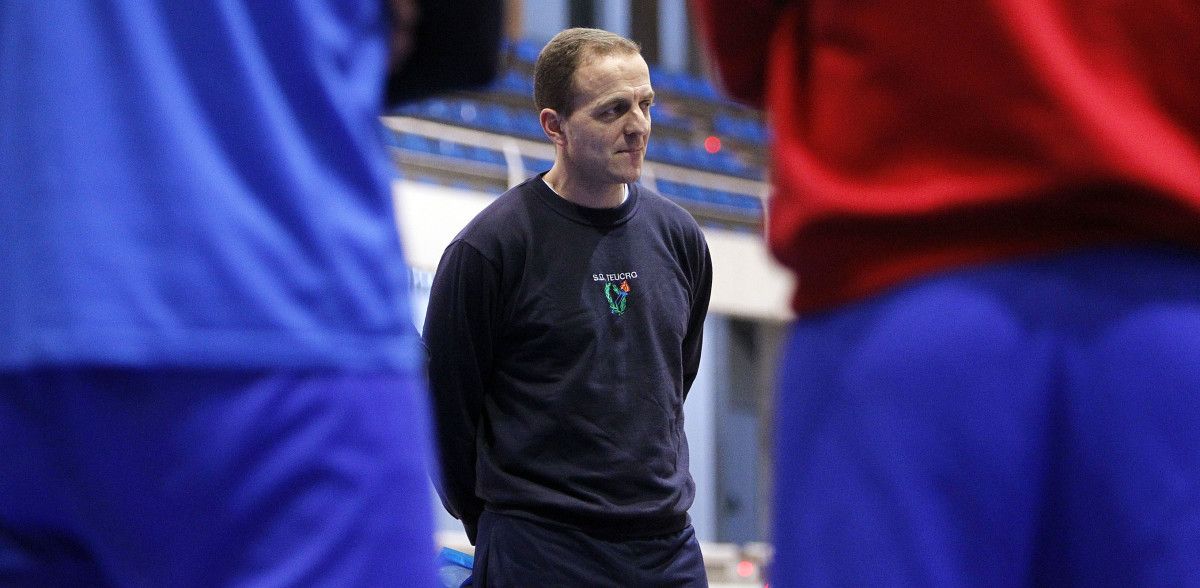 Quique Domínguez durante un entrenamiento del Teucro