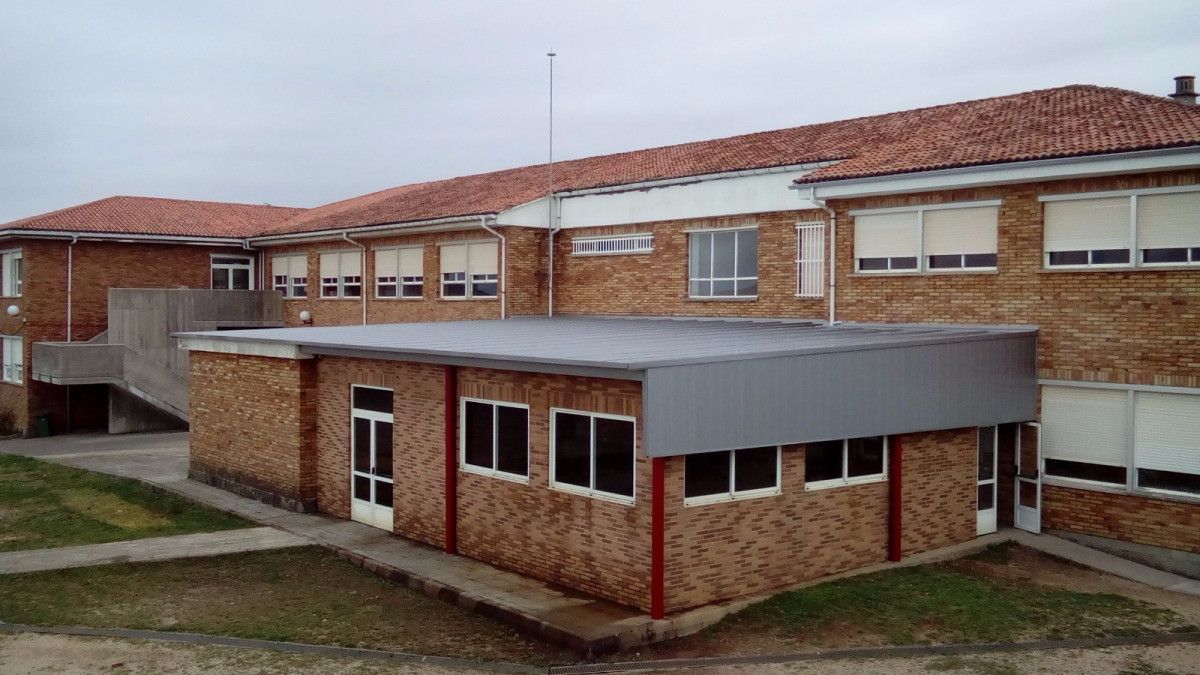 Vista exterior de la cubierta del colegio Telleiro