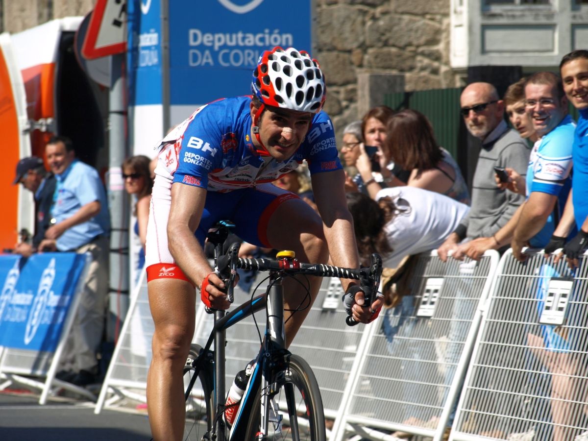 Antonio de Segovia, durante unha das etapas da Volta Ciclista á Coruña