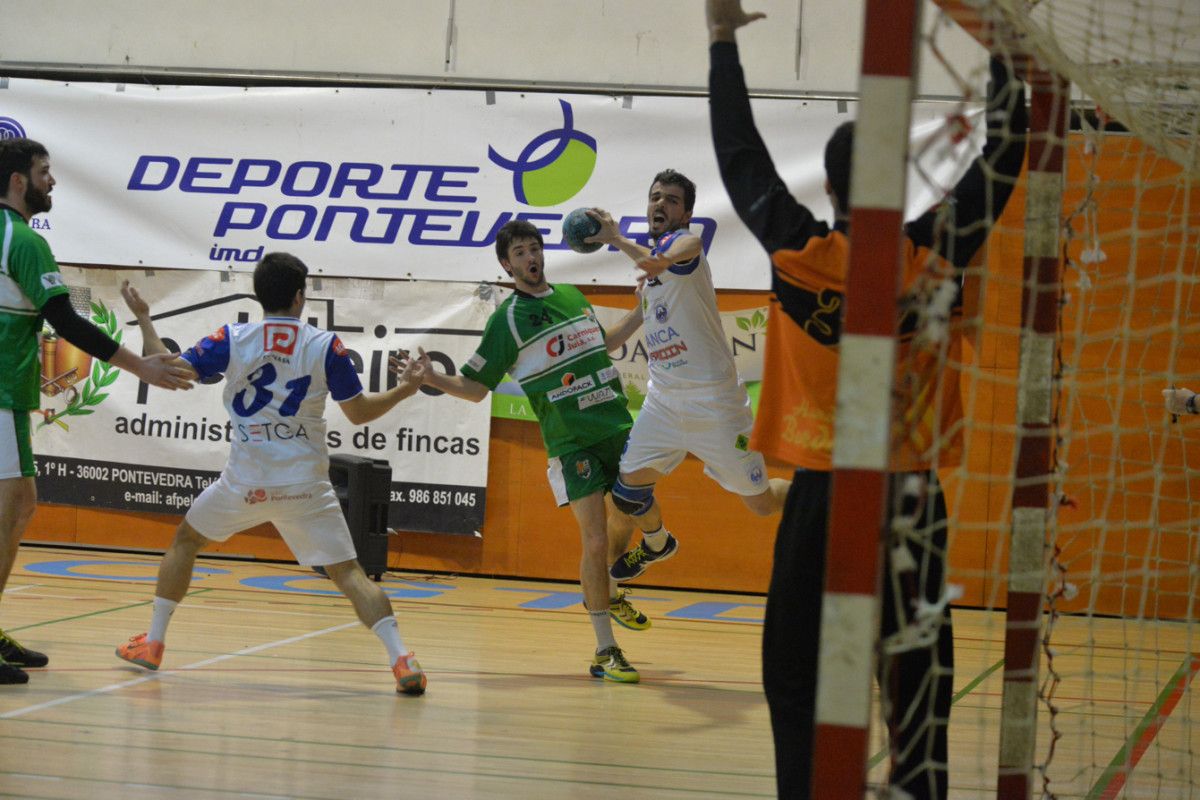 Partido entre BM Cisne e Handbol Bordils no CGTD