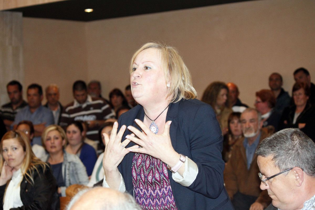 Tensión en el pleno de Vilagarcía en que se aprobó el reglamento de uso de los locales municipales