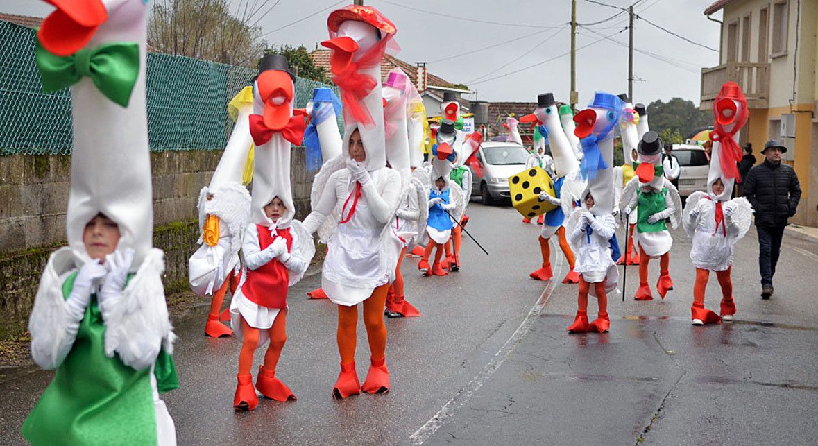 Participantes no desfile de entroido 2016 en Poio Participantes no desfile de entroido 2016 en Poio