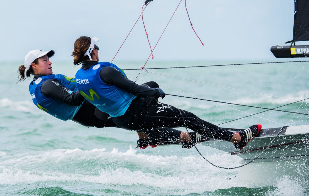 Támara Echegoyen e Berta Betanzos no Mundial de Vela en Clearwater