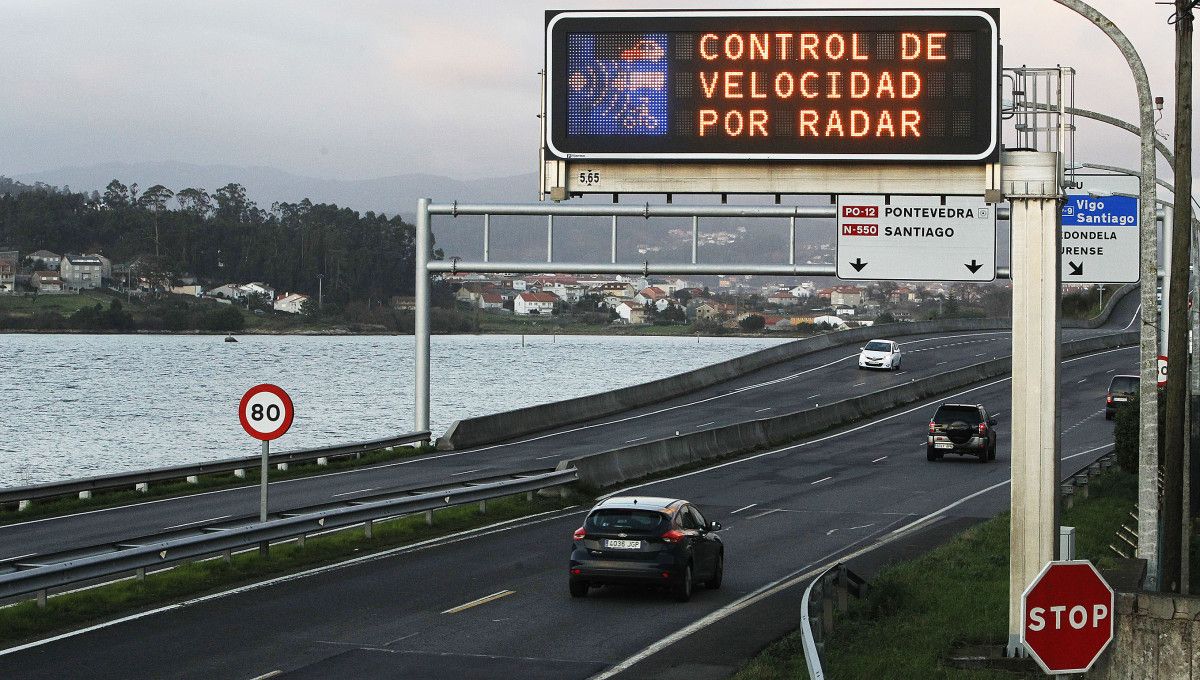 Control de velocidade da Garda Civil de Tráfico