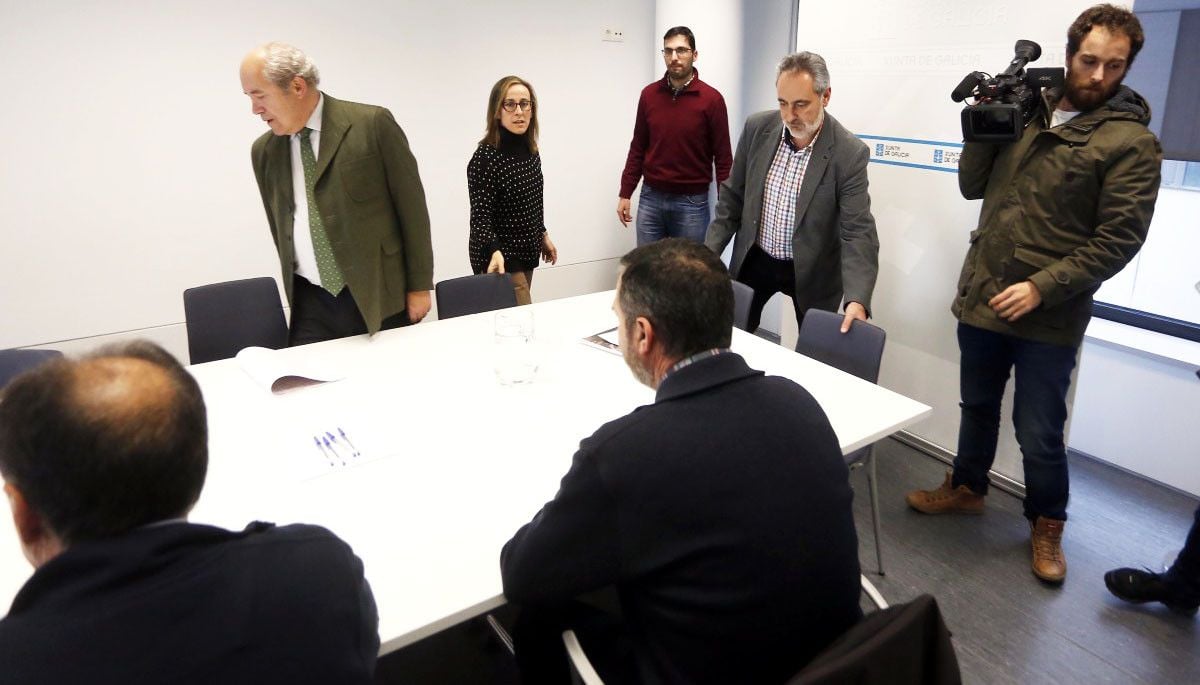 Reunión de Ethel Vázquez co alcalde de Barro e a plataforma da PO-531 (Arquivo)