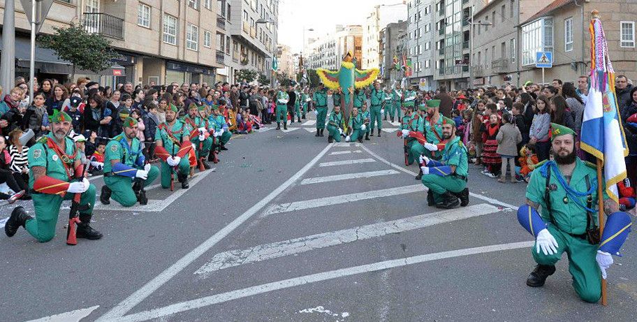 Comparsa 'Vamos a Todo' durante o desfile de Entroido Comparsa 'Vamos a Todo' durante o desfile de Entroido