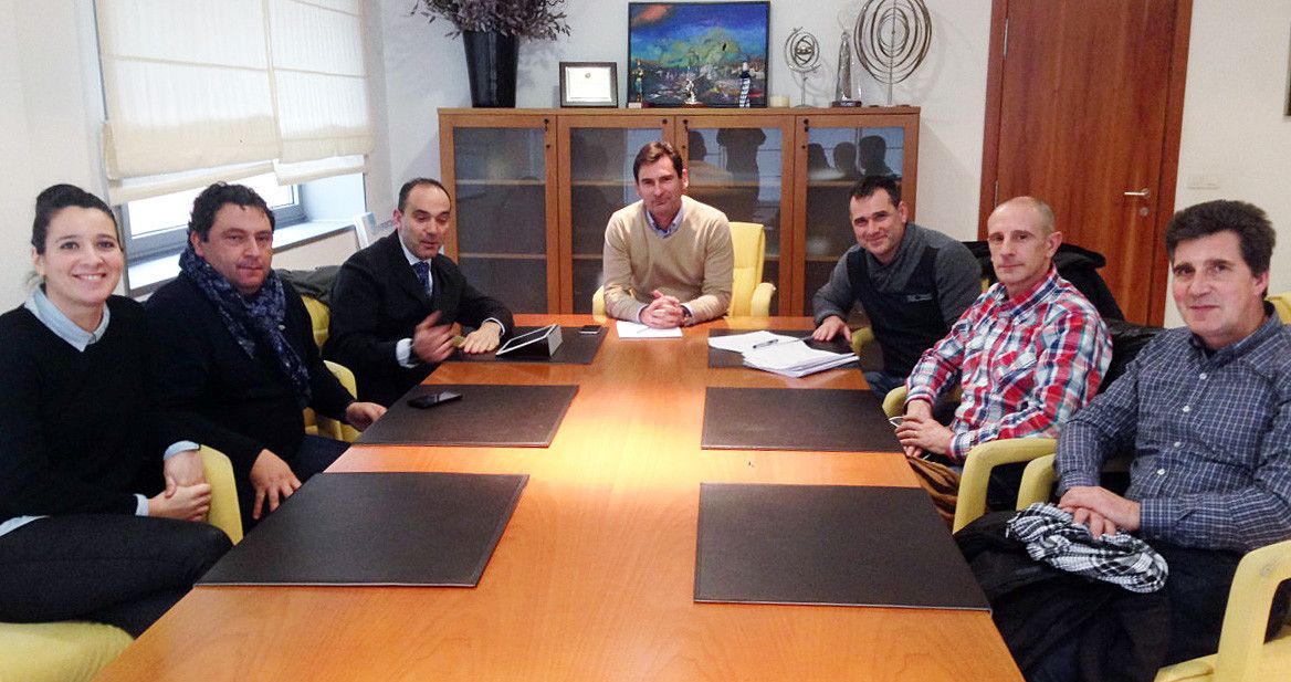 REunión del alcalde de Sanxenxo con representantes de FETEVI