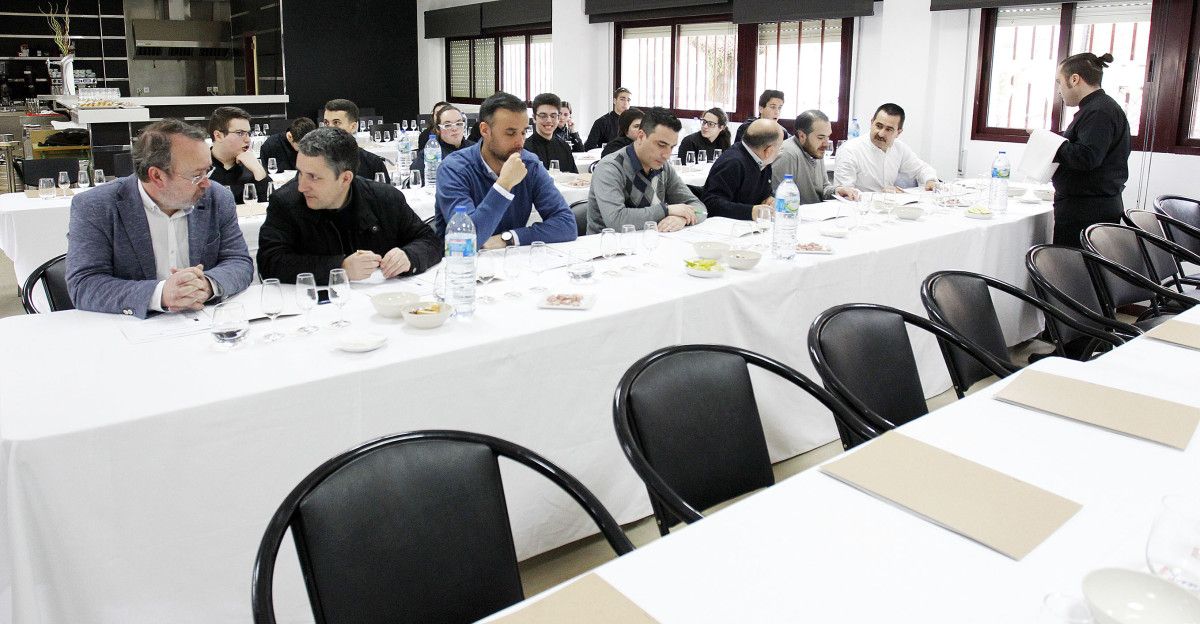 Cata de vino en el CIFP Carlos Oroza