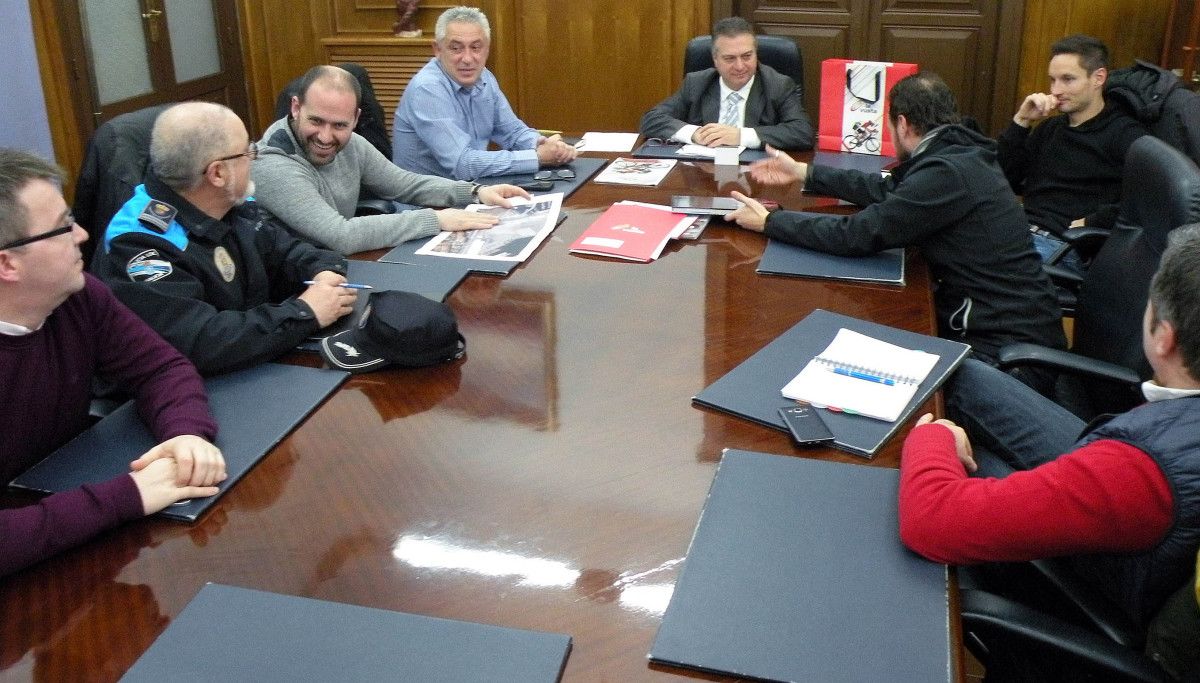 Reunión con representantes de Unipublic no Concello de Marín 
