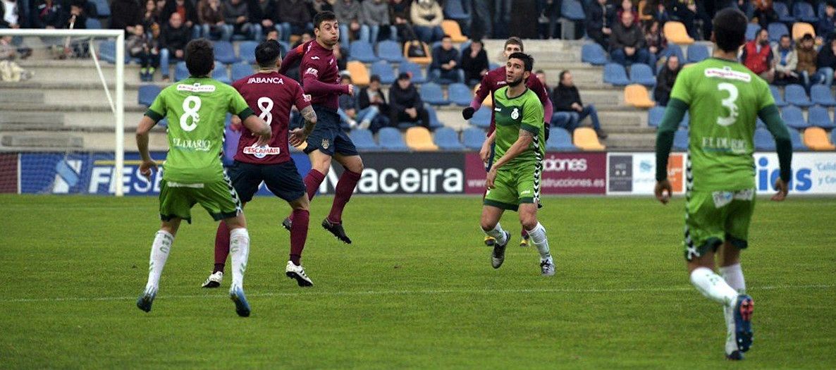 Partido entre Pontevedra y Real Racing en Pasarón Partido entre Pontevedra y Real Racing en Pasarón
