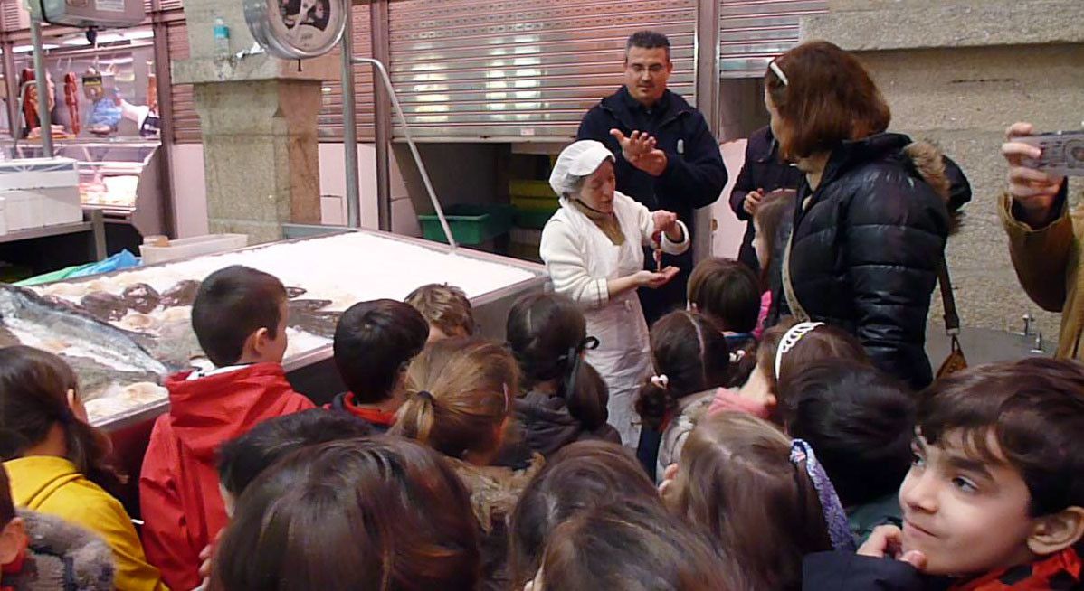 Los niños del Crespo Rivas visitaron el Mercado de Abastos