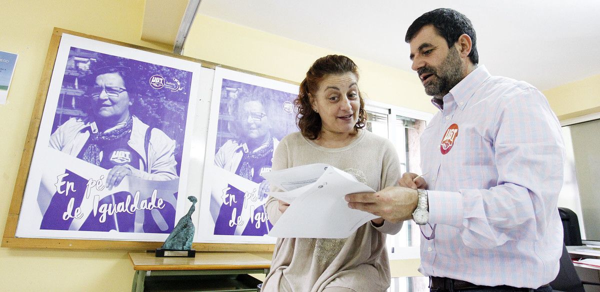 Katy Cochón, secretaria de Igualdade de UGT en Pontevedra e Ramón Vidal, secretario comarcal 