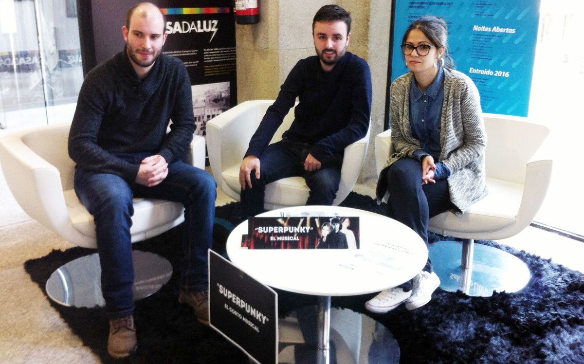 Anabel Gulías, Pablo Cacheda y Andrés Gozado en la presentación de Superpunky