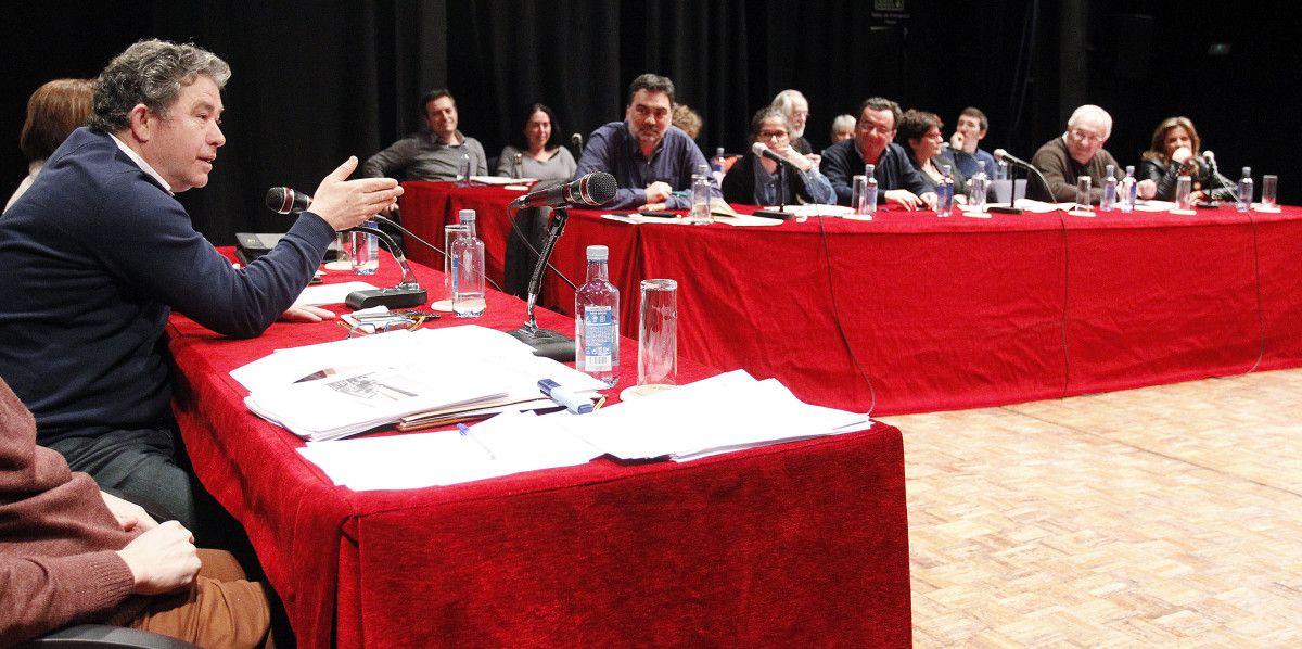 Pleno de la corporación municipal de Pontevedra en el Teatro Principal