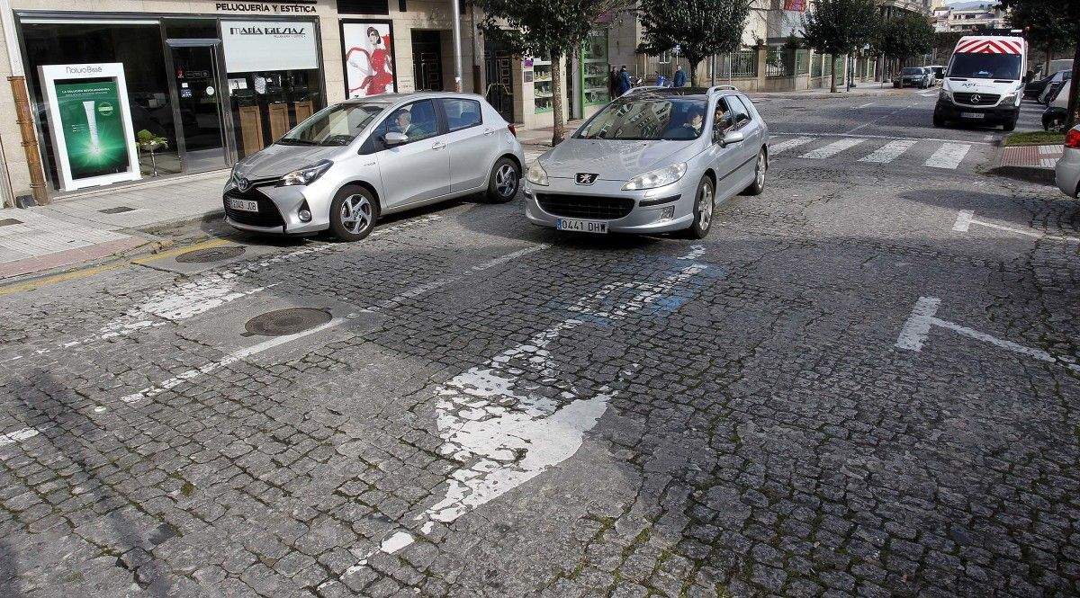 Tráfico por la plaza de Barcelos