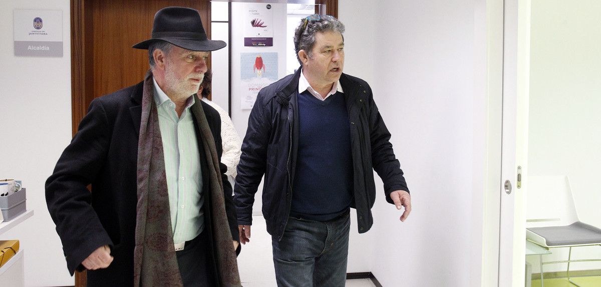 El presidente de Amigos do Camiño Portugués, Celestino Lores, con el alcalde de Pontevedra, Miguel Anxo Fernández Lores