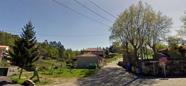 Carretera provincial en Almofrei
