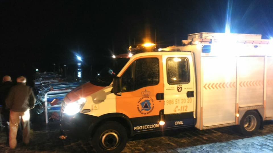 Dispositivo de búsqueda de Protección Civil do mergullador desaparecido en Carril