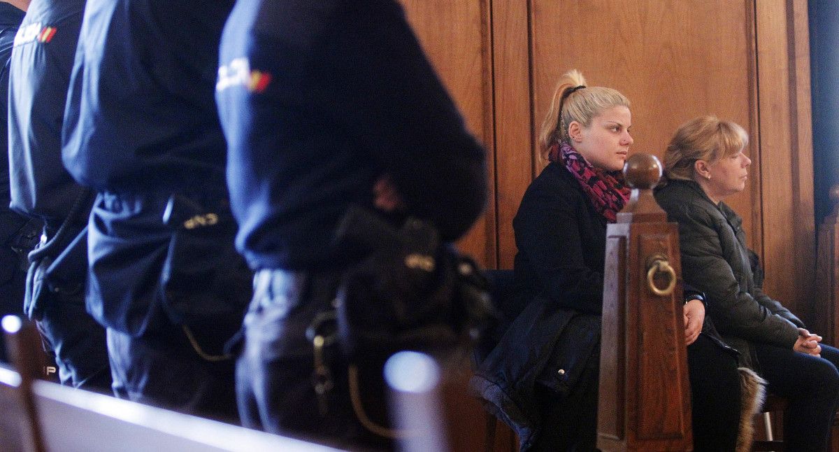 Rocío G.G. y Albertina T.F., las dos acusadas del crimen de Chancelas