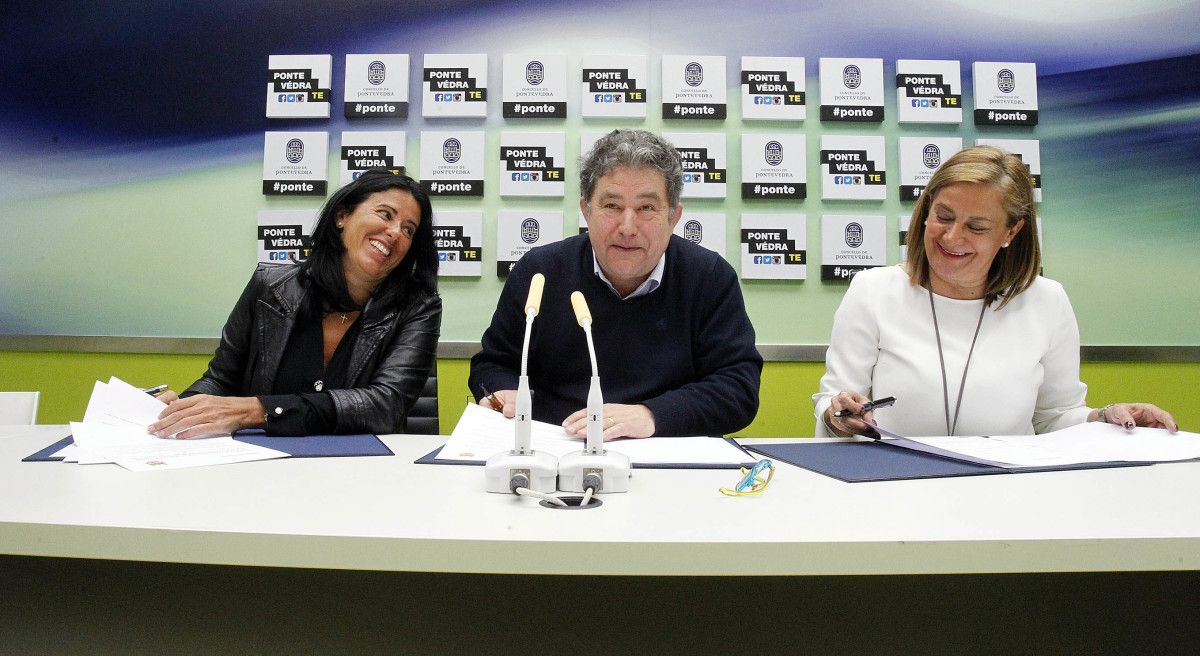 Firma do convenio de patrocinio entre Deputación e Pontevedra no Concello