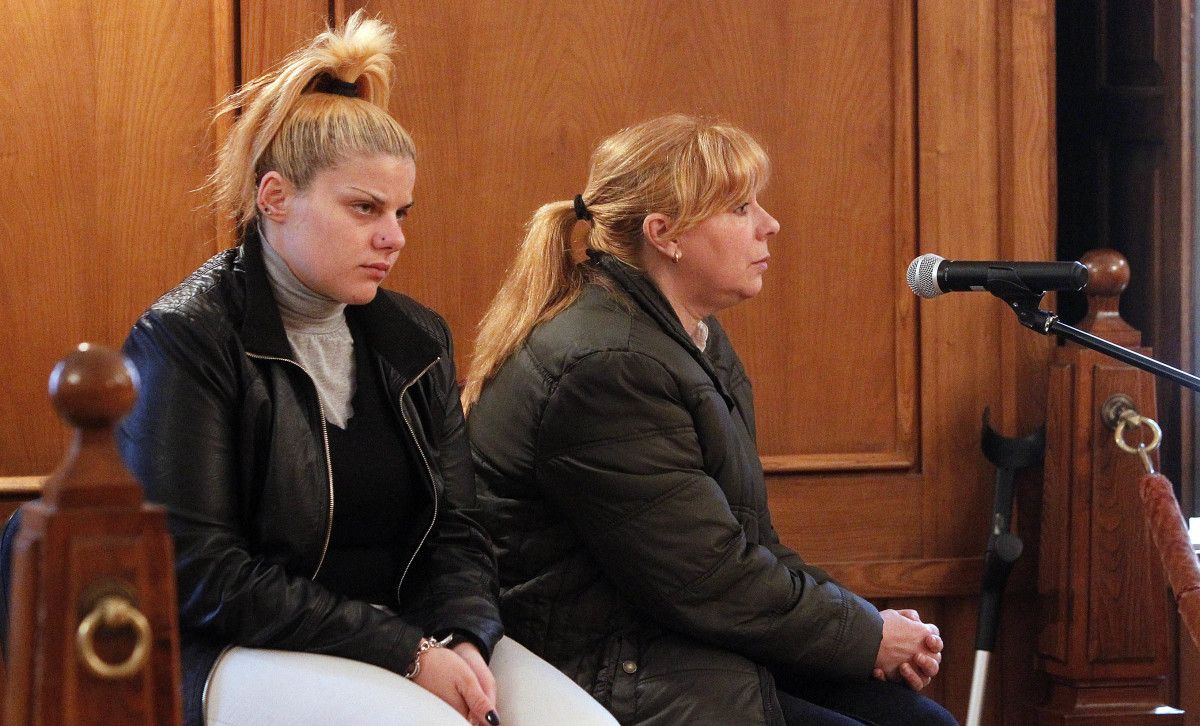 Las dos acusadas del crimen de Chancelas en la Audiencia provincial