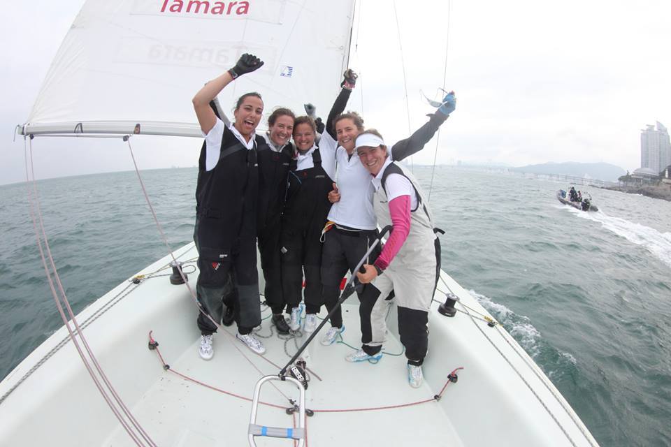 Támara Echegoyen y el resto del 'Xiquitas team' tras ganar el Mundial de Match Race
