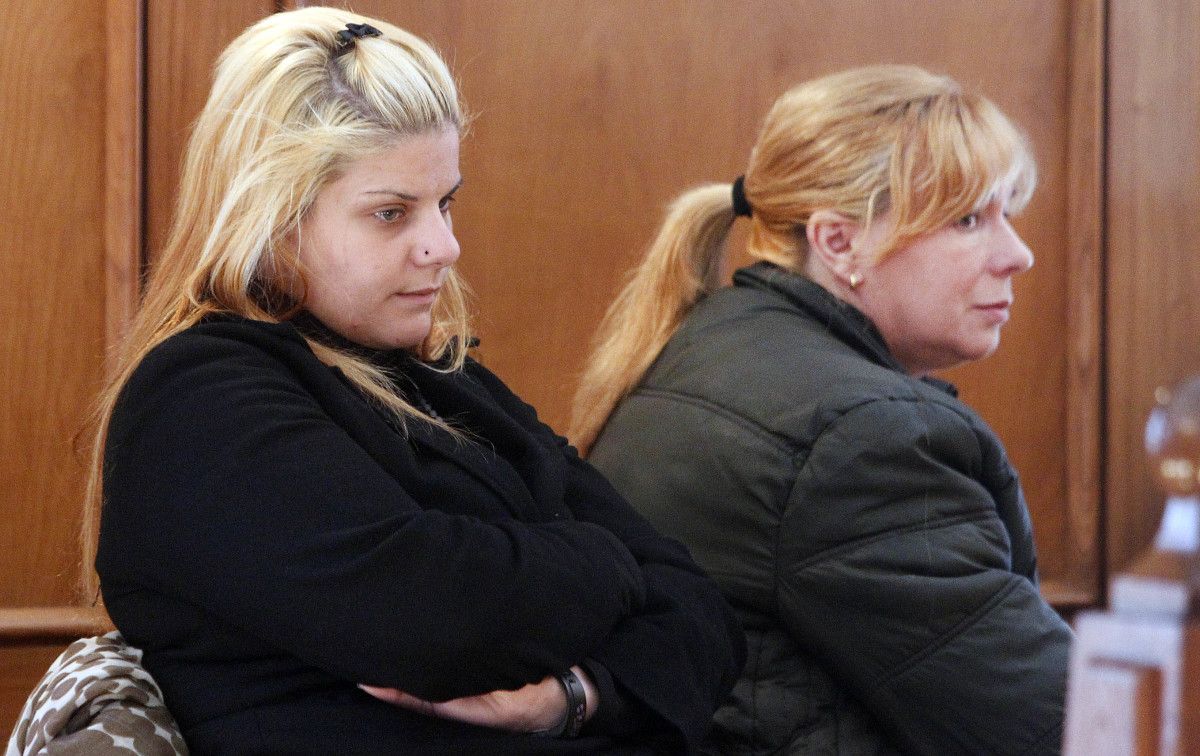 Las dos acusadas del crimen de Chancelas en la Audiencia provincial