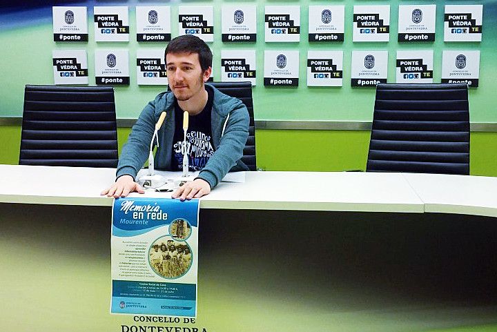 O concelleiro de Normalización Lingüística Alberto Oubiña, durante a presentación de Memoria en Rede